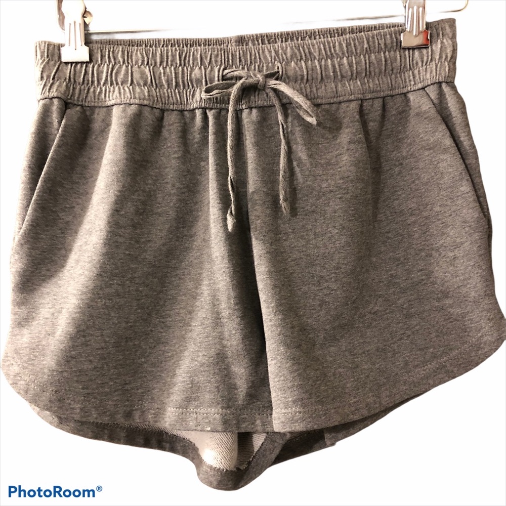 H&M short pants size small